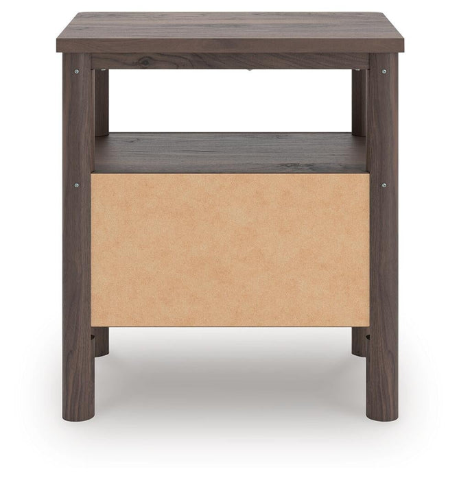 Pamytta Queen Panel Platform Bed, Dresser, Mirror, Chest and Nightstand
